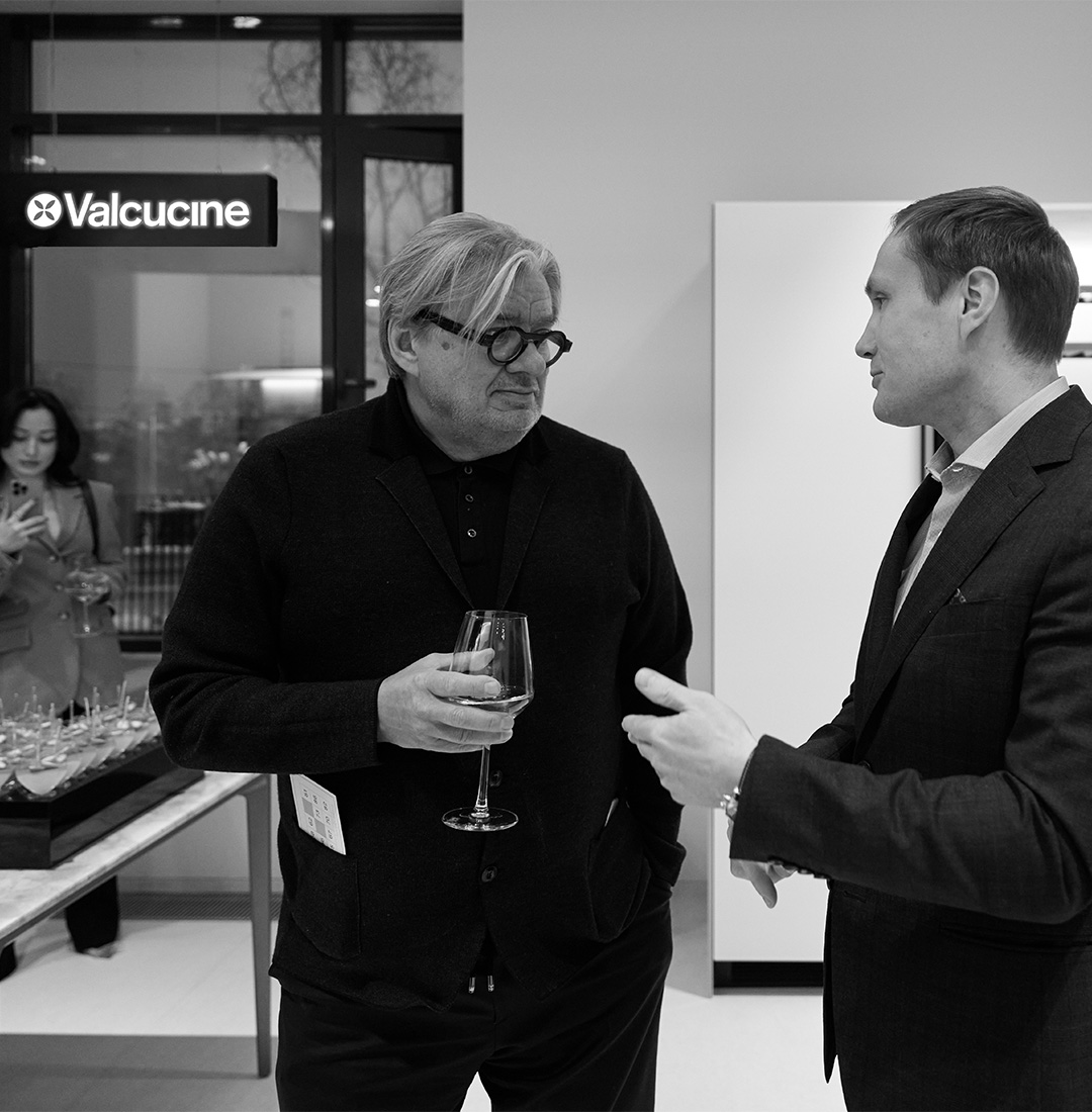 Роландас Ключинскас и Олег Разумилов2_CON LOGO VALCUCINE kitchen showroom in Kazakistan