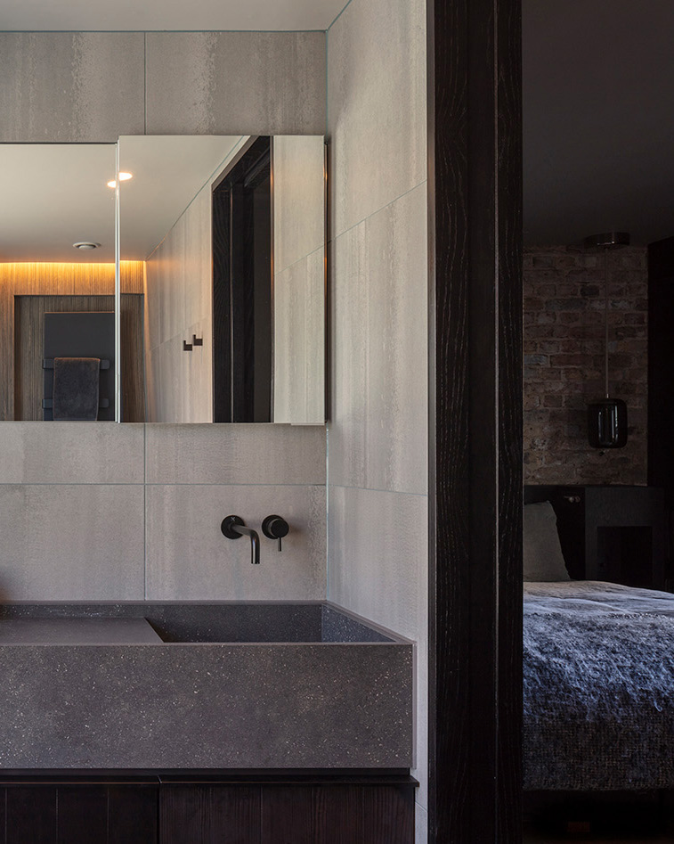 06_LONDON SOLAR HOUSE MAIN BATH_PHOTO CREDIT NICK KANE