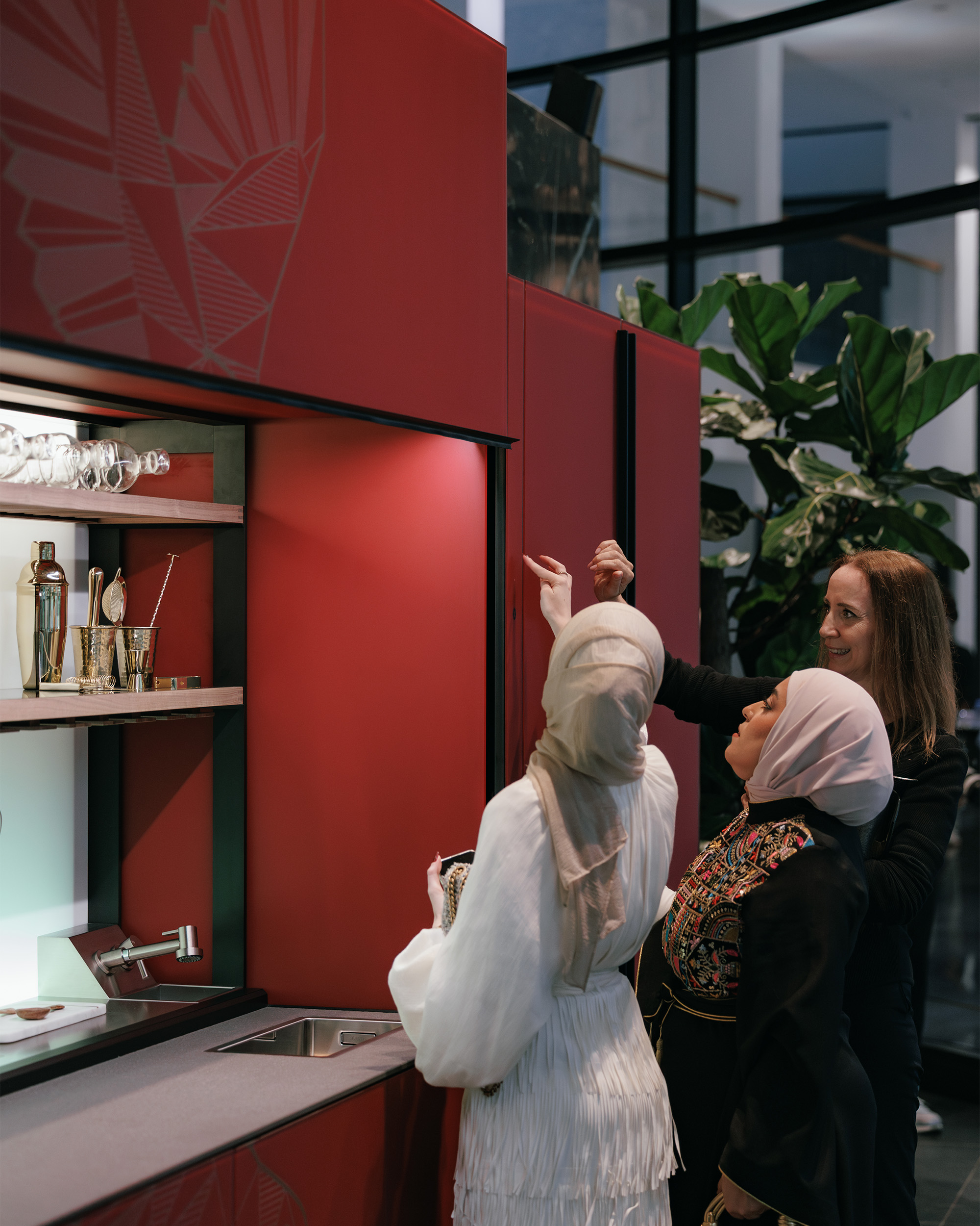 best kitchen cabinets showroom in Dubai